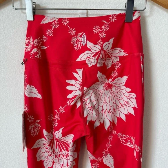 Free People Movement Tropical Floral Print Red Prairie Leggings Ankle Cutout XS - Picture 6 of 17